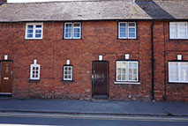 Available to let is a fabulous and well presented mid-terraced 2 bedroom house. This beautiful property is very well presented with a modern kitchen and bathroom, offering excellent accommodation.
