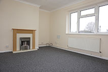 Available to let is a very well presented 2 bedroom maisonette which has just been fully redecorated and has brand new carpets, situated in a quiet cul de sac and within a short walk to Henley High Street.